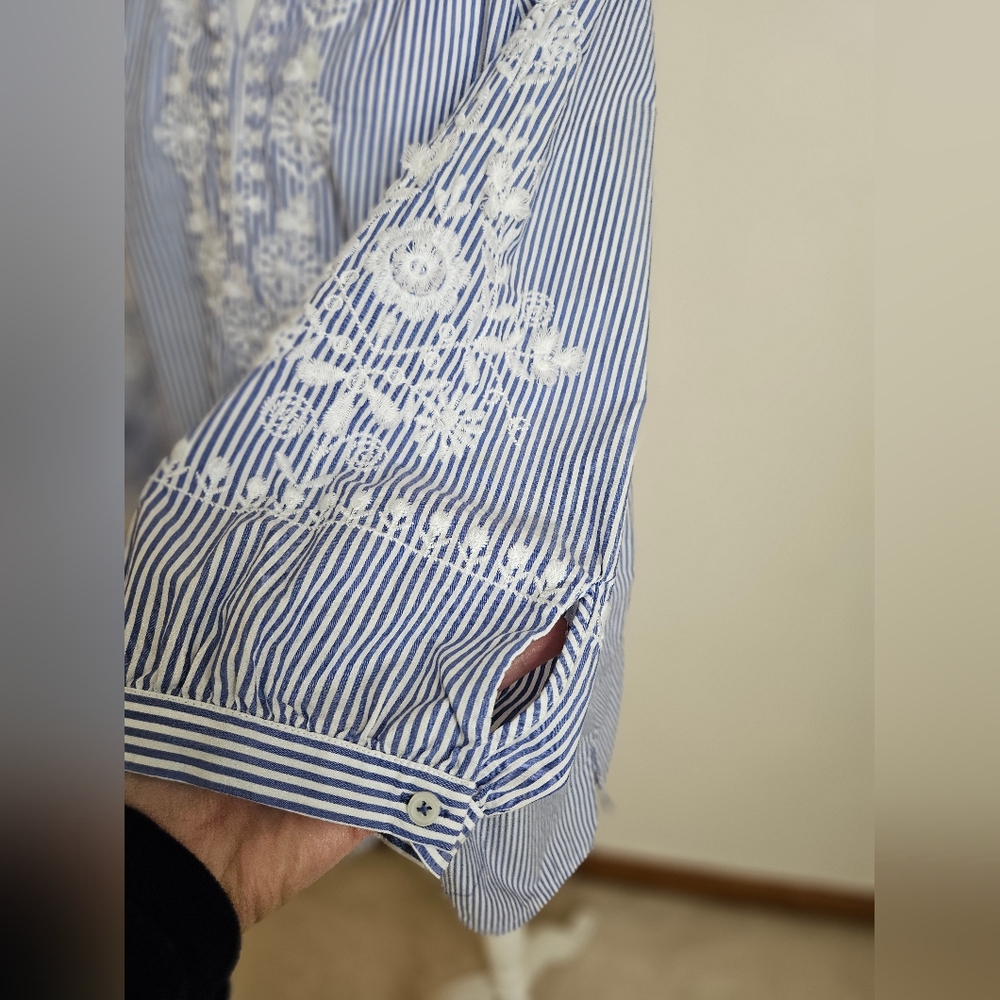 Talbots XL Pinstripe 3D Floral Embroidered Split Neck Tunic Top Peasant Cottage - Picture 2 of 8